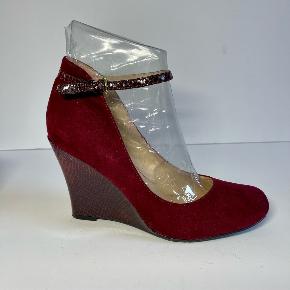 Nine West Suede Wedge Burgundy Round Toe Ankle Strap Shoe NWOT